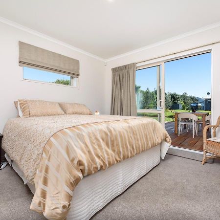 Modern Beach Break - Waihi Beach Holiday Home Eksteriør bilde