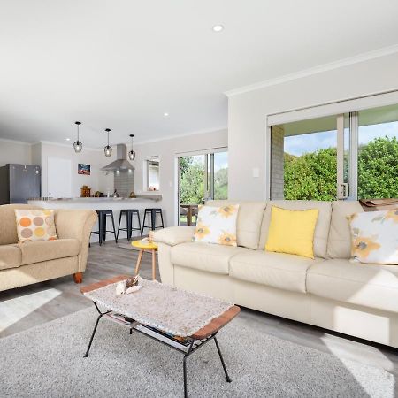 Modern Beach Break - Waihi Beach Holiday Home Eksteriør bilde