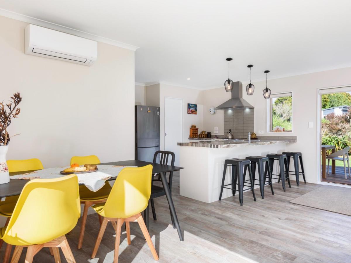 Modern Beach Break - Waihi Beach Holiday Home Eksteriør bilde